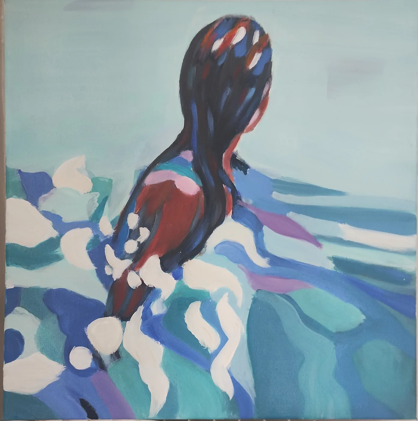 Peinture de Karine Baridon : une femme de dos, longs cheveux sombres, dans les vagues bleues et blanches.